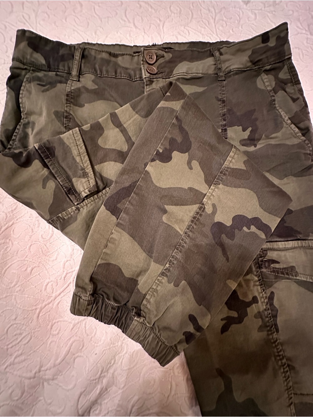 Sanctuary Camo Button-Front Utility Pants - Olive - Picture 4 of 5